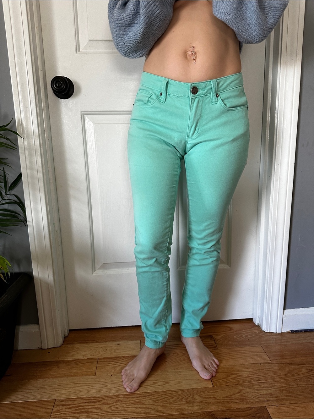 Hybrid & Company stretch mint green skinny jeans